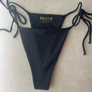 Skatie Black Elsa Bikini Bottom